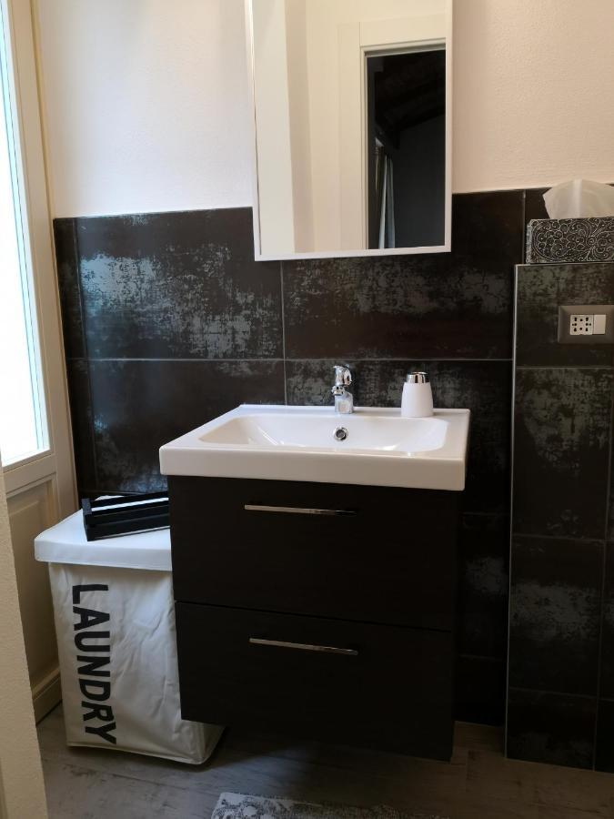 Domuscuneo Barra Di Ferro 3 Bianco Luaran gambar